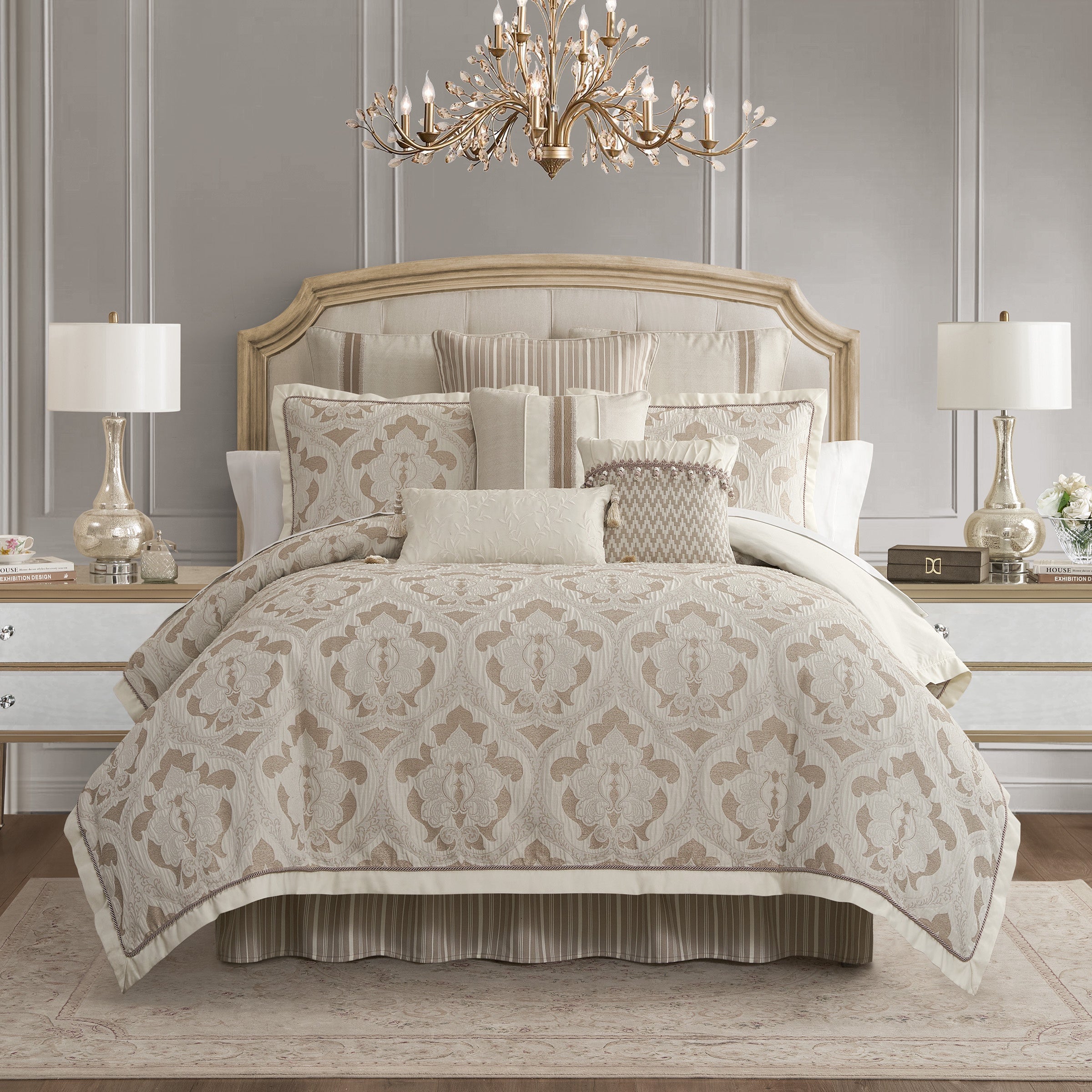 Arderra 4 Piece Ivory Comforter Set