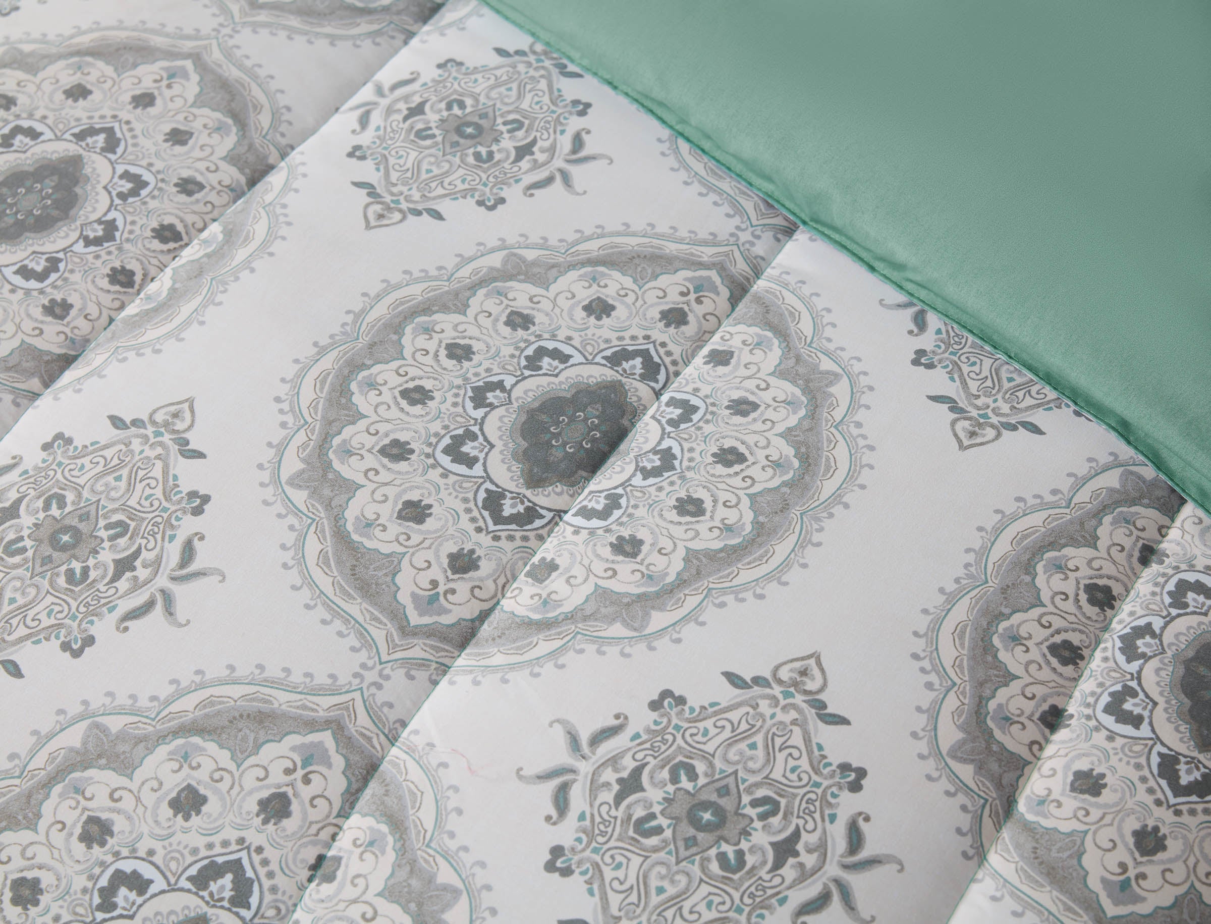 Bethal 4 Piece Comforter Set