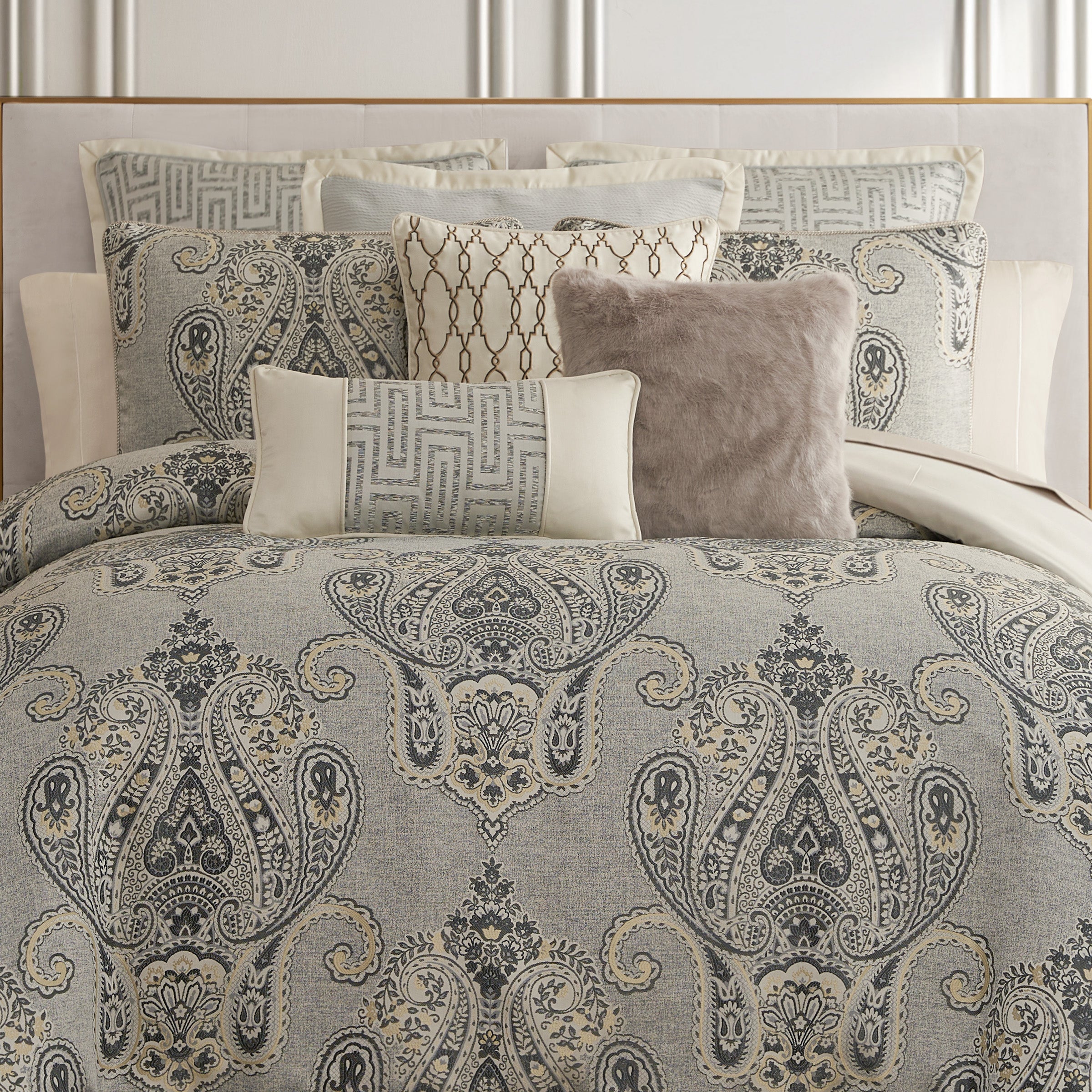 Brosna 4 Piece Comforter Set