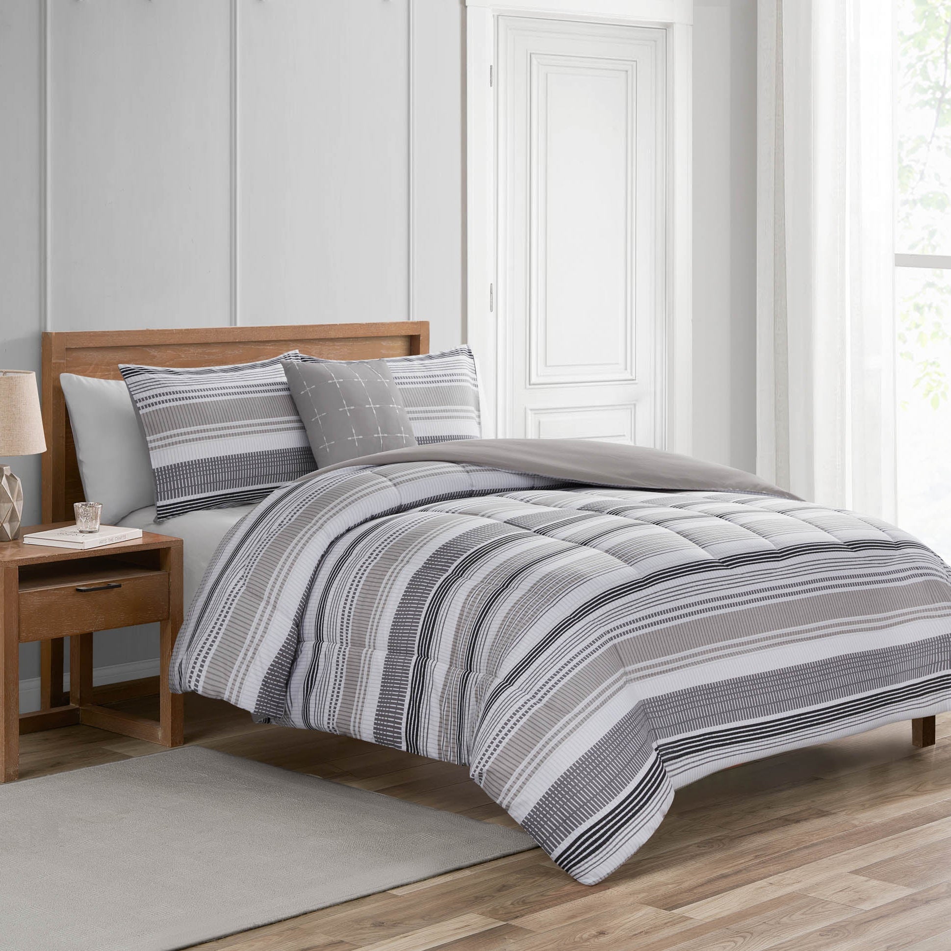 Delta 4pc Comforter Set