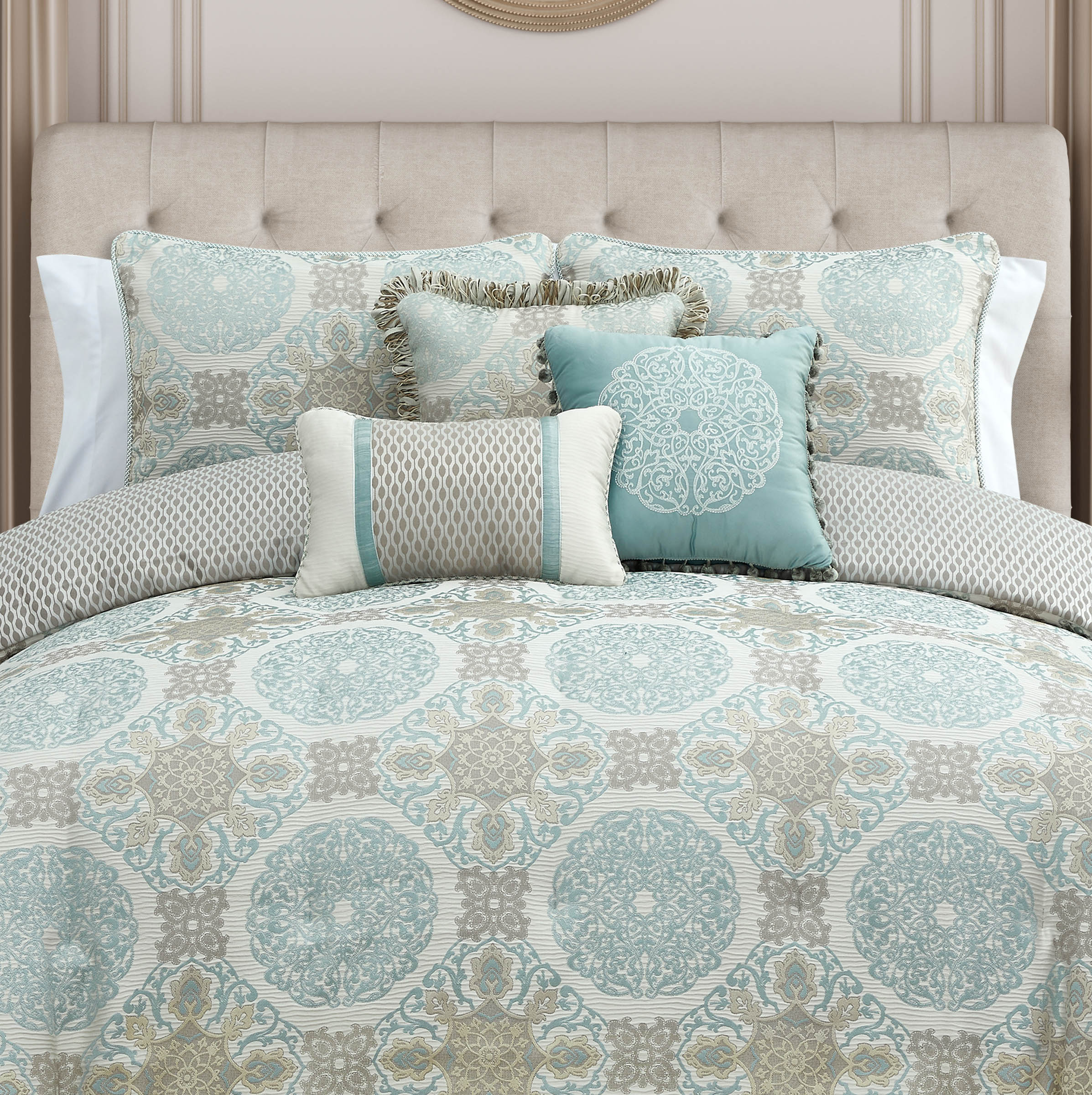 Jonet 12" x 18" Decorative Pillow