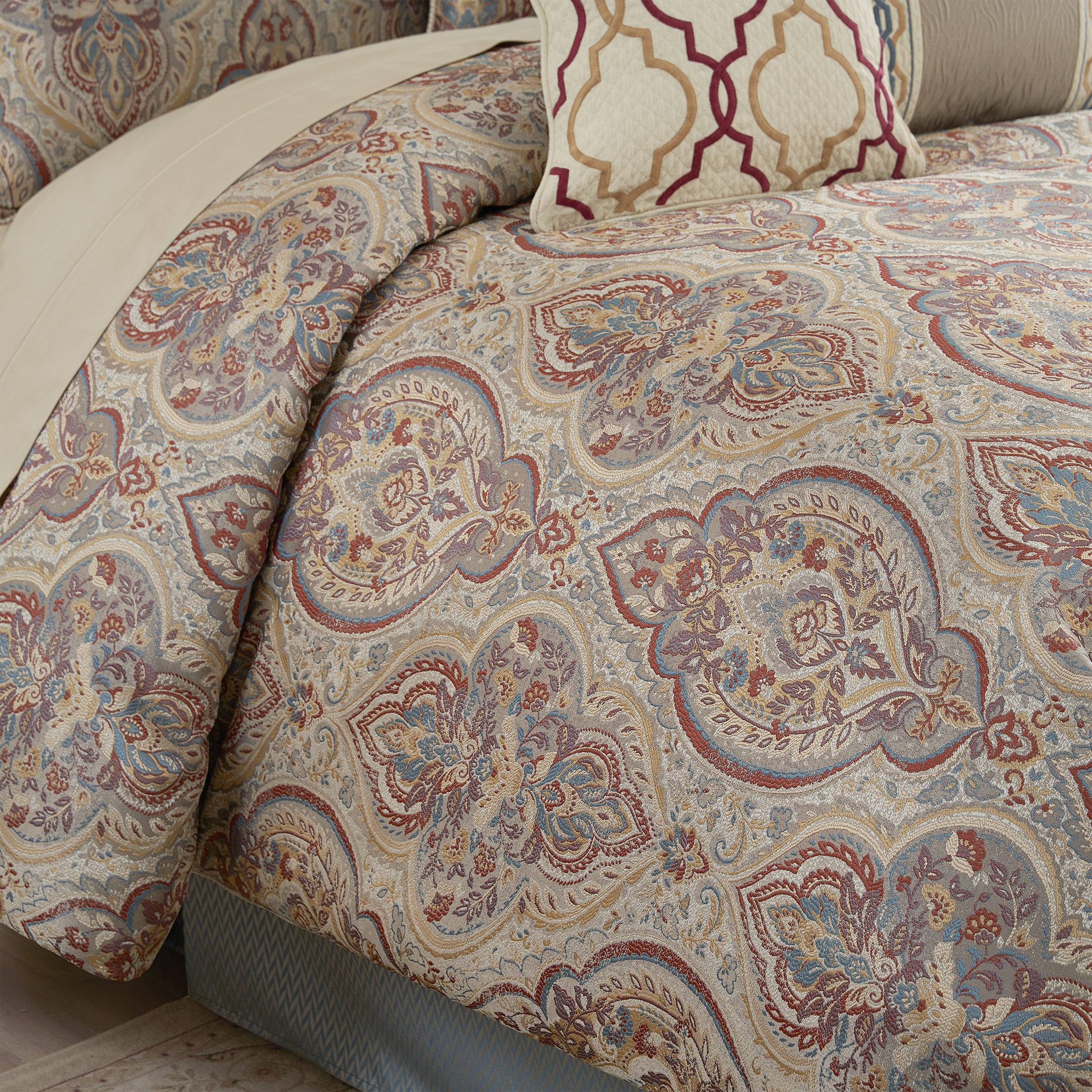 Lewiston 4 Piece Comforter Set