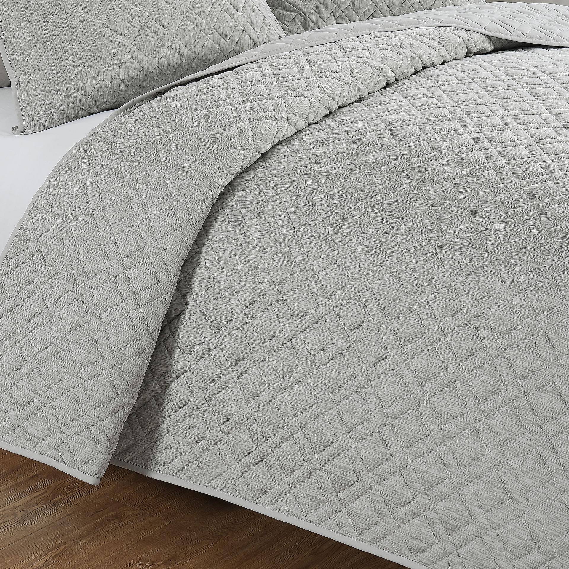 Henley Quilt Set
