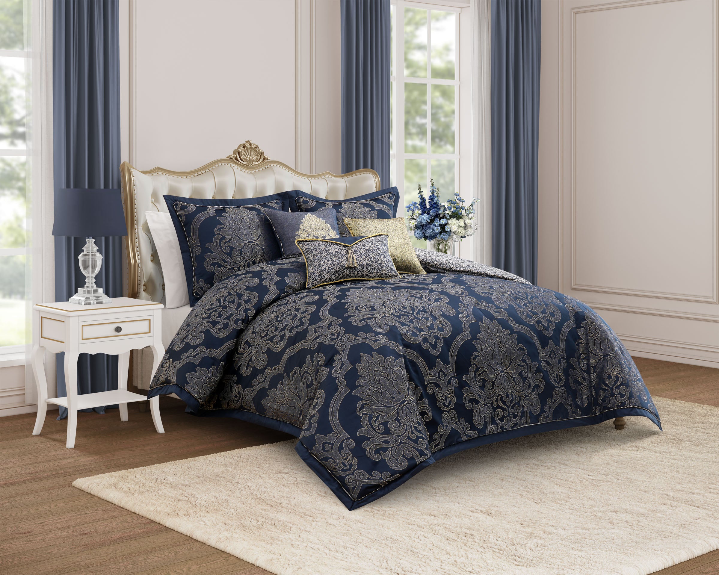 Vaughn 18" x 18" Decorative Pillow