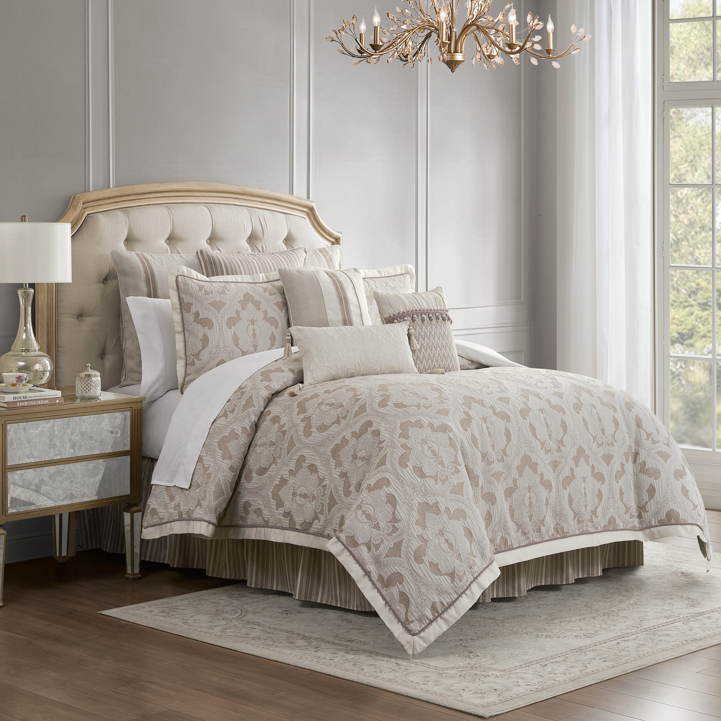 Arderra 4 Piece Ivory  Comforter Set