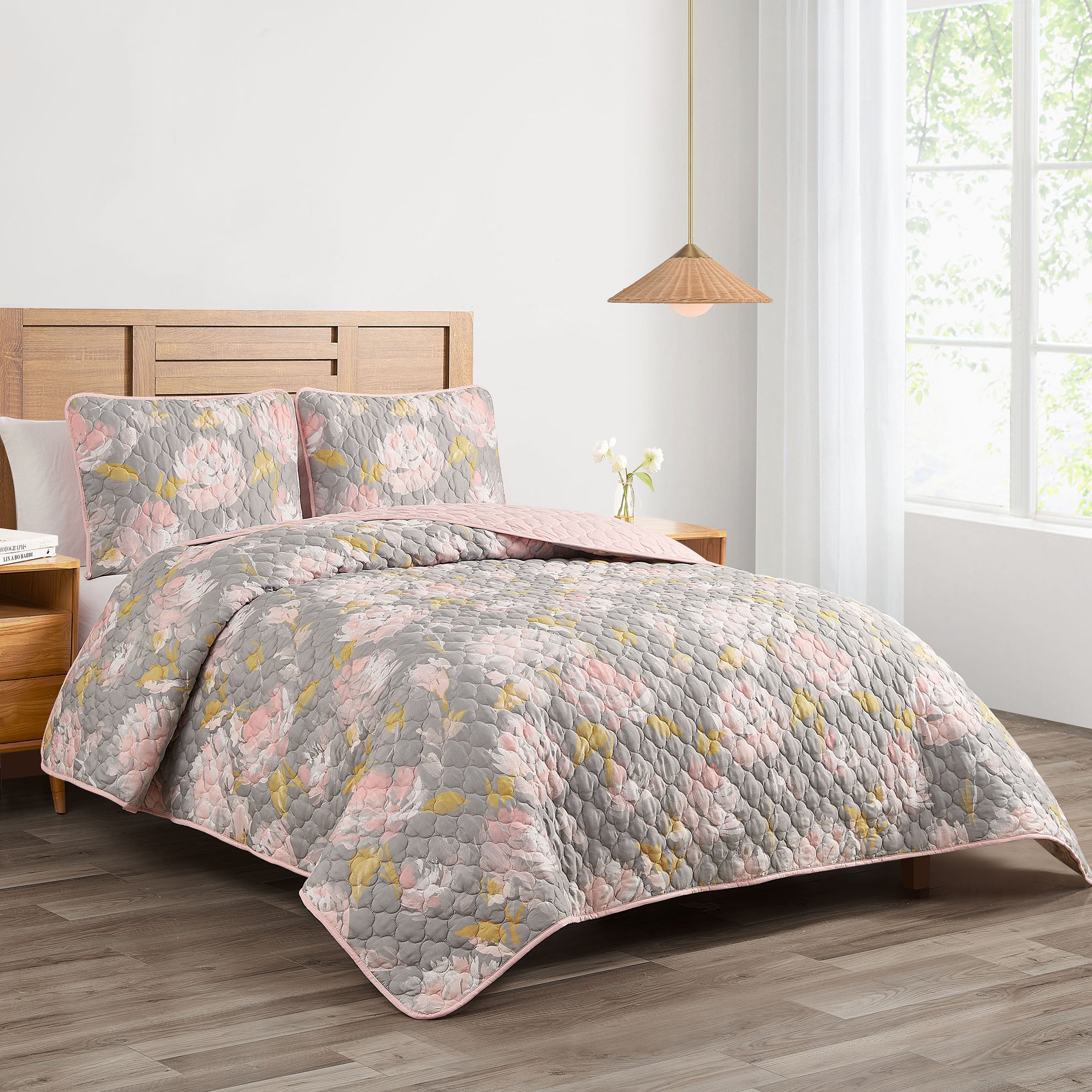 Bloom 3 Piece Quilt Set