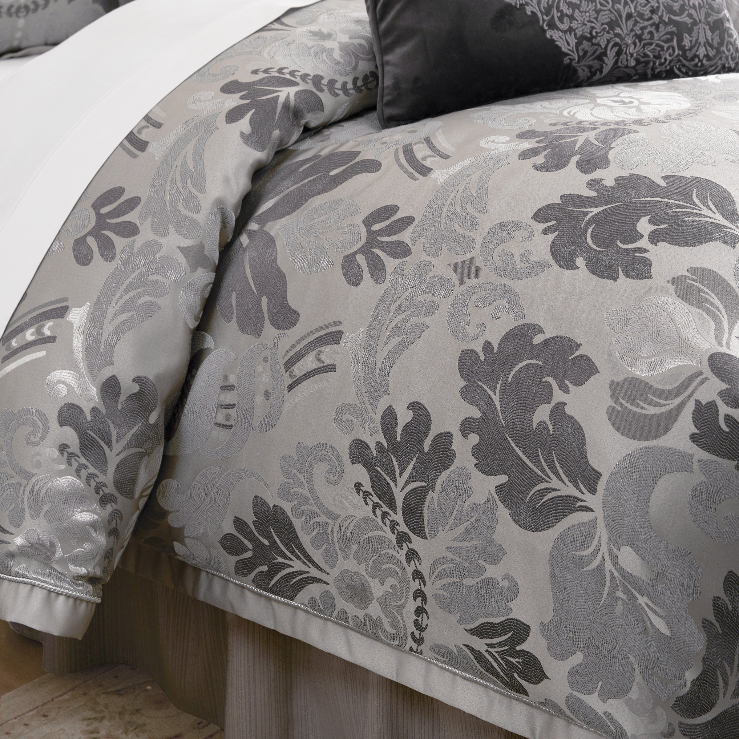 Lorna Mocha Comforter Set