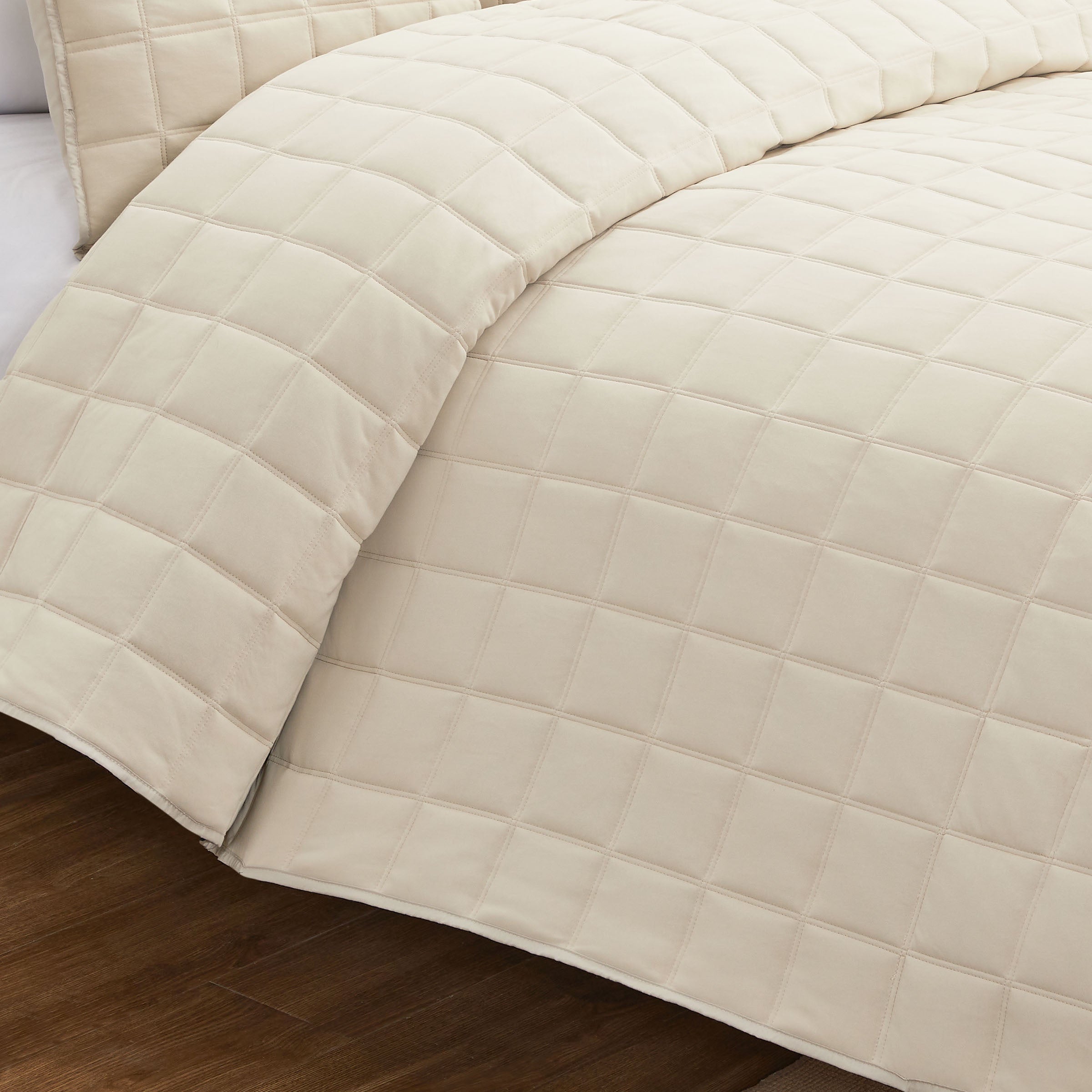 Clarice Cream Quilt Set