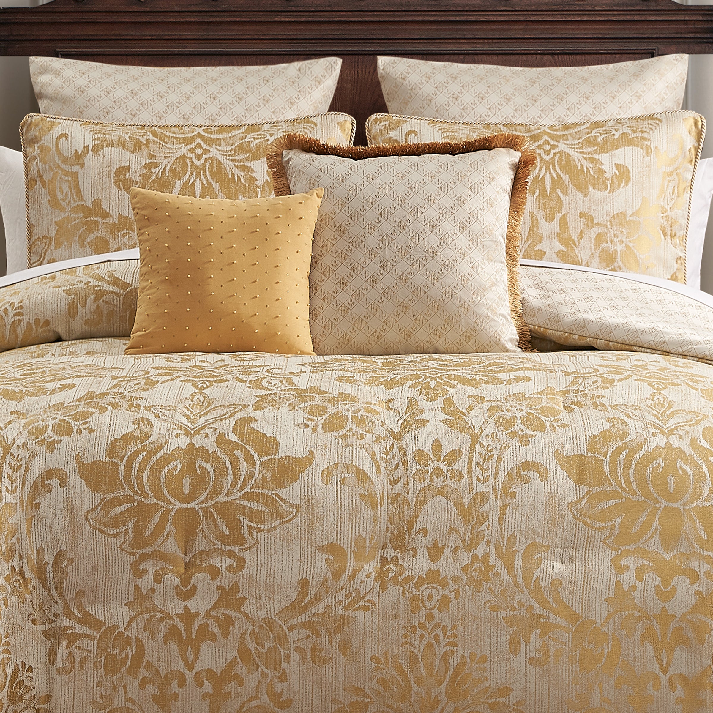 Waterford Wynne Jacquard 4 Piece KING Comforter Sham Bedskirt deals Set GOLD $595