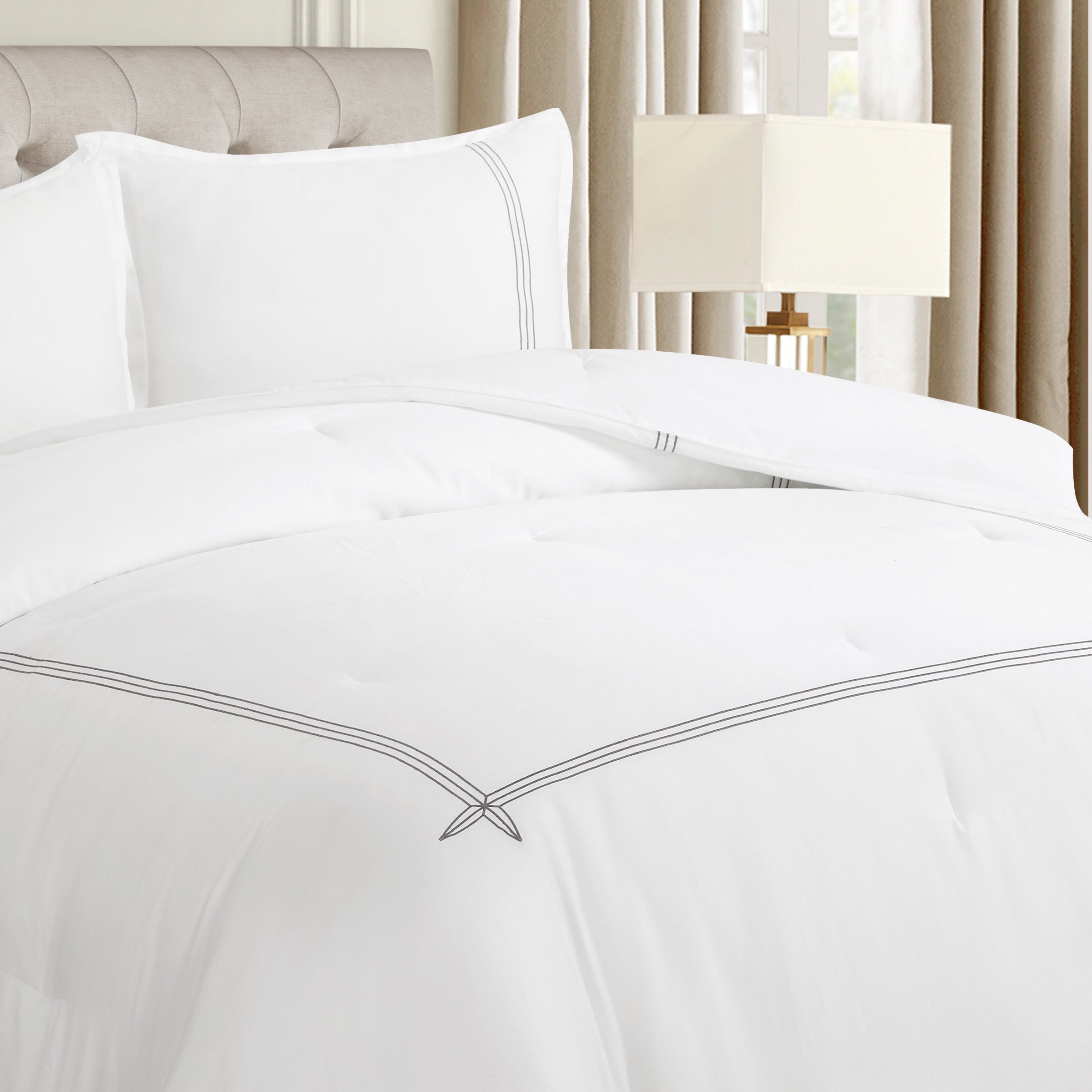 Sylph White/Highrise 3pc Comforter Set