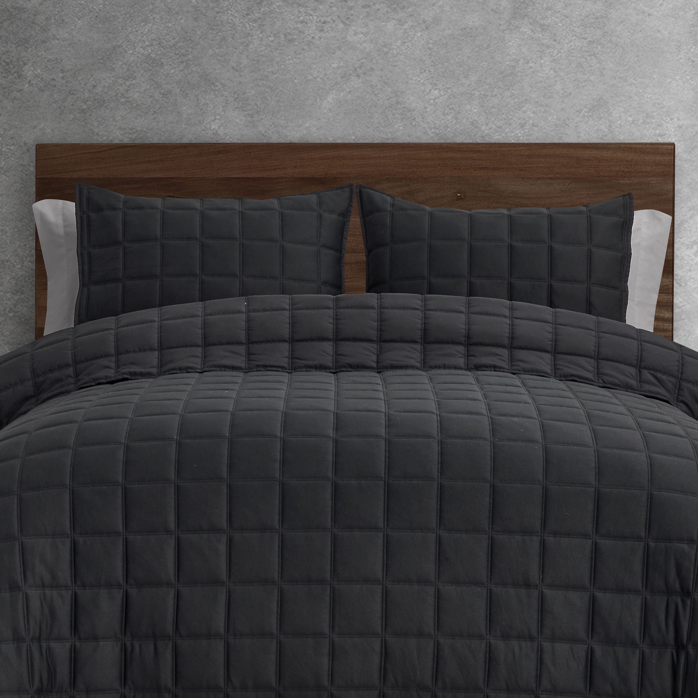 Clarice Jet Quilt Set